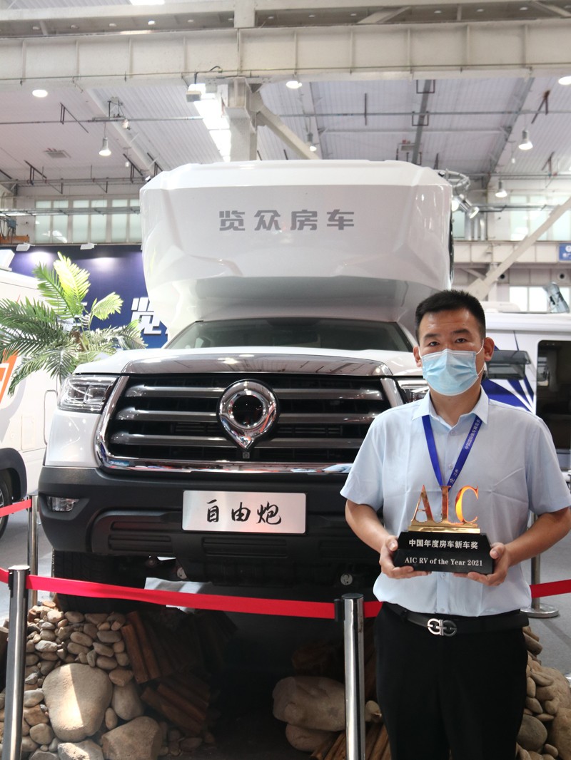 年度新車、自動檔、四驅(qū)，能選的房車